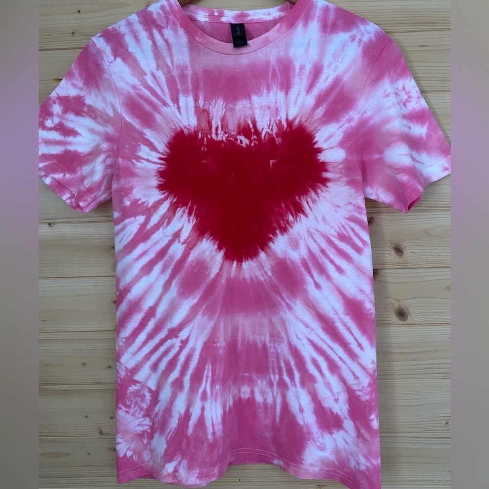 NEW GILDAN Soft Style Tie-Dye T-Shirt  Pink Red White Small Boho Festival